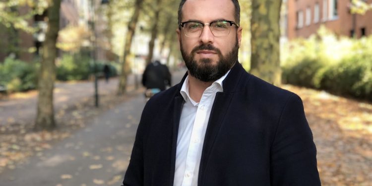 Sedat Arif är Ordförande och Kommunalråd